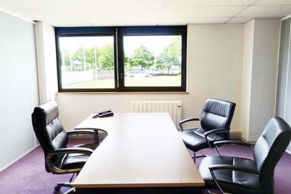 Une image salle : Only